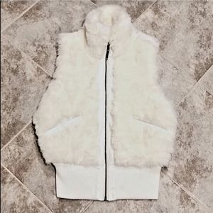 🆕 Jou Jou white faux fur full zip vest size small